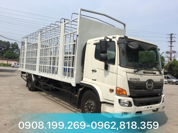 hino FG8JT7A chở vỏ bồn nước